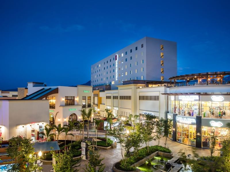 81884315-exterior-4500x3000-result_standard