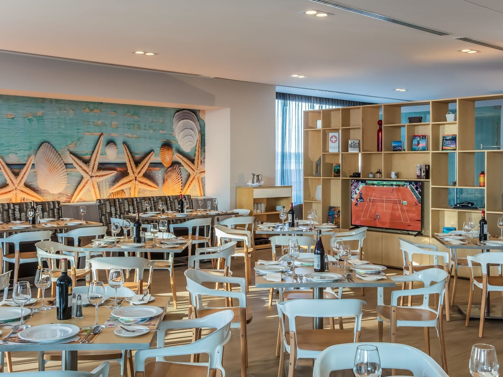 81884700-restaurant-4500x3000-result_standard